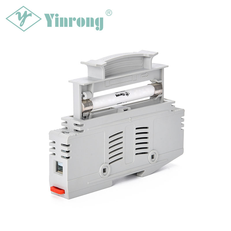 Dlaczego uchwyt bezpiecznika na szynę DIN do instalacji fotowoltaicznej 1500 V DC, 30 A, 10 × 85 mm, jest krytycznym elementem zapewniającym bezpieczeństwo w nowoczesnych systemach energii słonecznej